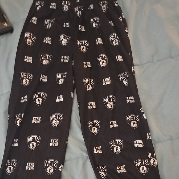 NBA Nets Black and White Sleepwear Kyrie Irving - Picture 1 of 4